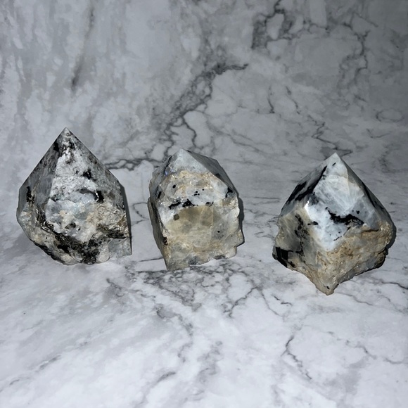 Rainbow Moonstone Crystal Point Top Set (1.10 lbs) - Picture 1 of 5